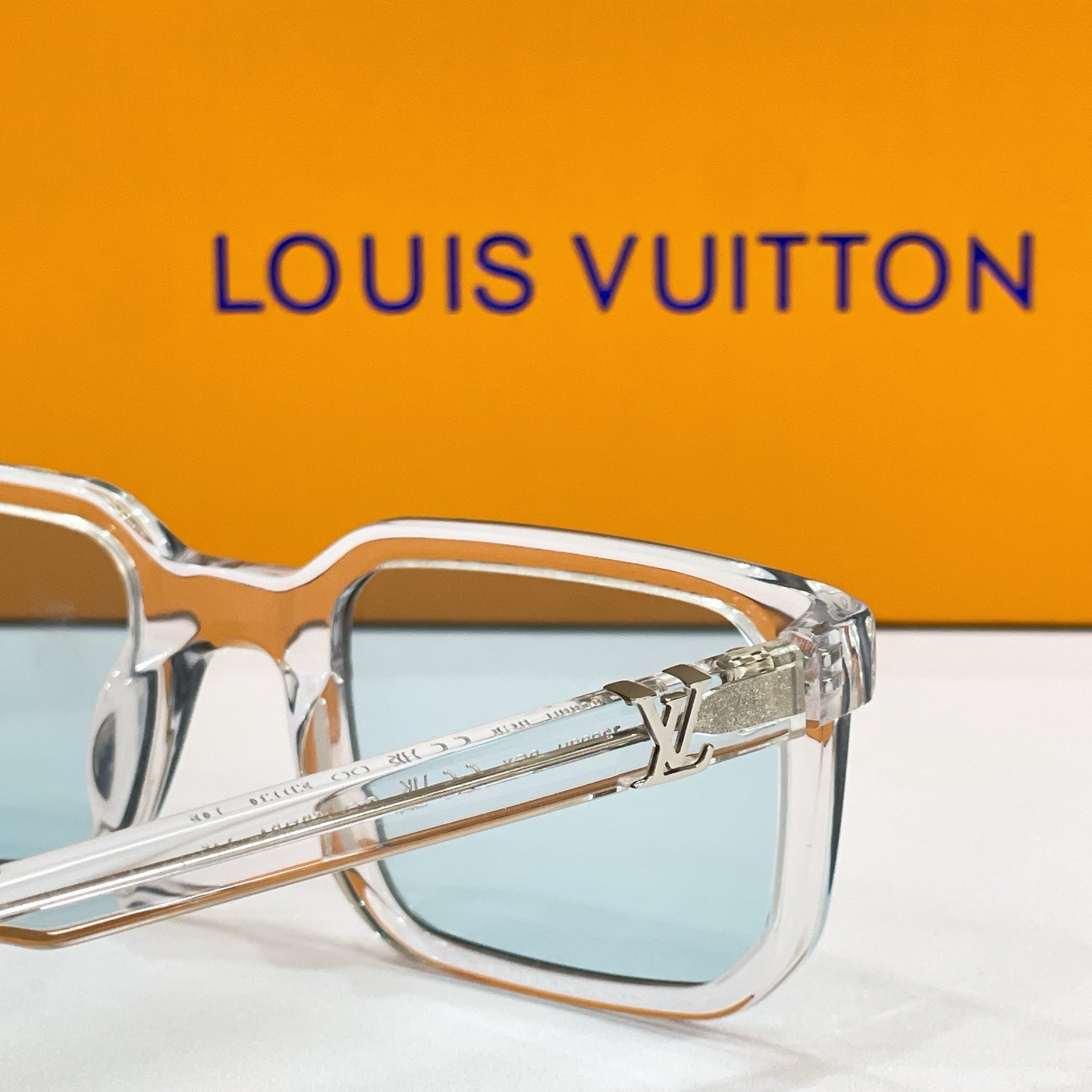 LOUIS VUITTON Sunglasses Z3293U